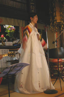 “寺は学び舎”パート２②盧佳世ライブ：東京都羽村市宗禅寺_c0014967_2020175.jpg