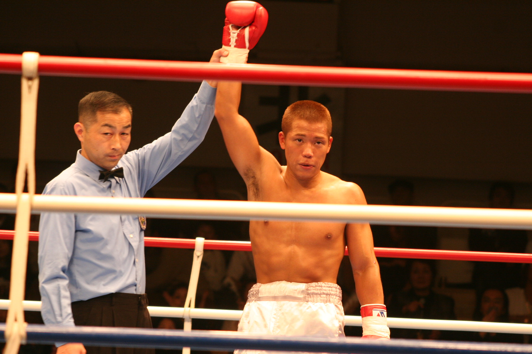ボクシング　ポスター　亀田大毅vsバレリオ・サンチェス　牛若丸あきべぇ 5.24 アンジェロ・レオ vs 亀田和毅！IBF世界フェザー級王座決定
