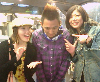 INTERのマフラーを巻いたBarcelonista松井さんです!_b0032617_19464472.jpg