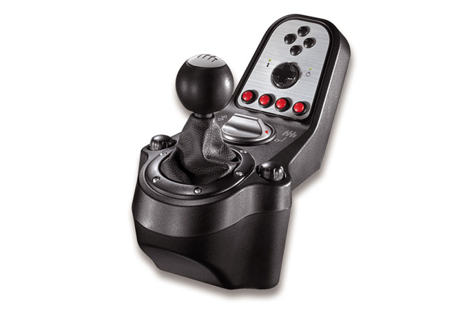 PS3でも使える? Logitechから新作ステアリングホイール。_c0004568_2053458.jpg