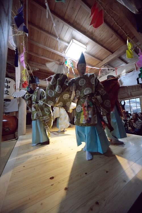 津野山神楽 その2/14 高知県高岡郡檮原町_a0078341_2110564.jpg