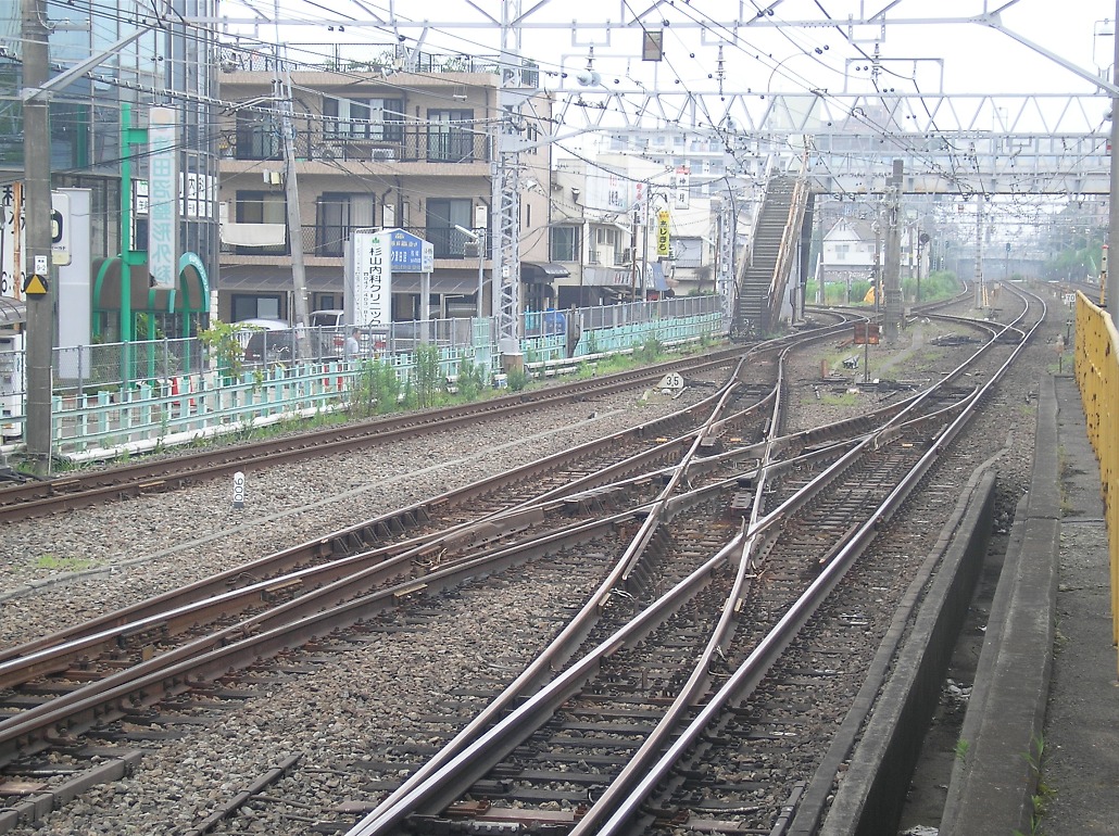 津田沼駅の線路_b0109699_219207.jpg