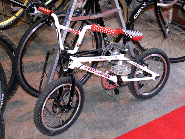 横浜のMTB&BMX PROショップ Bike labを訪問しました_b0065730_21573585.jpg