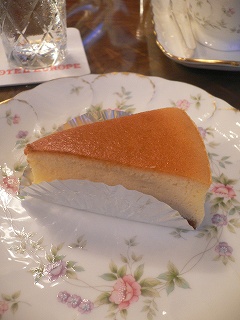 ホテルズのケーキ_a0036952_9173383.jpg