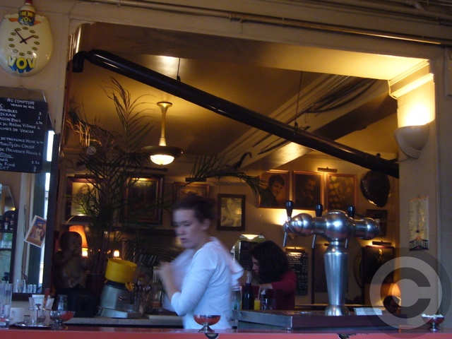 ■街角のキャフェCafe de l\'Industrie(パリ)_a0014299_19313132.jpg