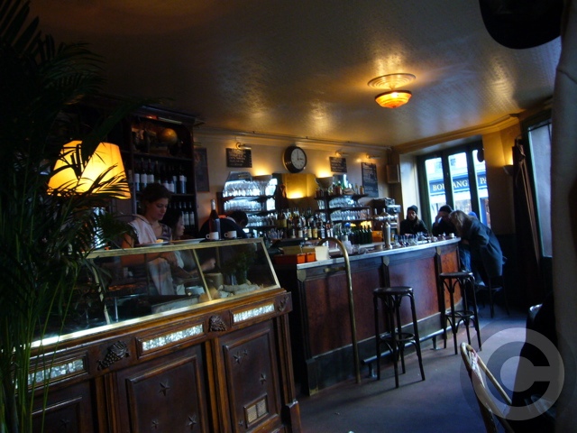 ■街角のキャフェCafe de l\'Industrie(パリ)_a0014299_19373442.jpg
