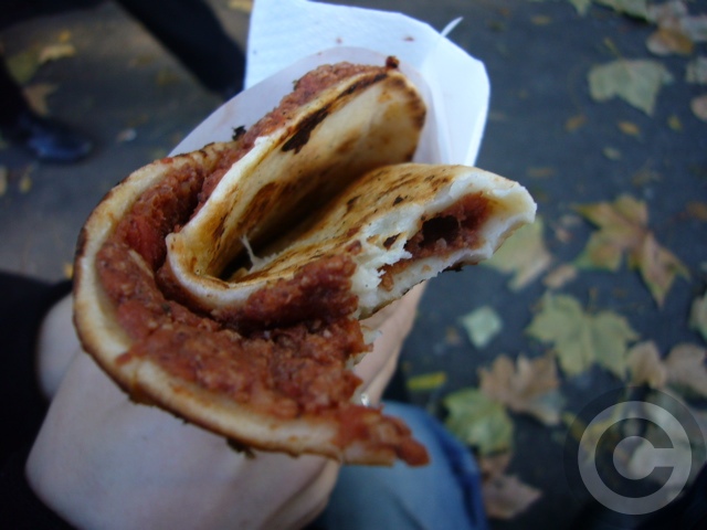 ■はじめて食したレバノン風クレープ(パリ)_a0014299_7574474.jpg