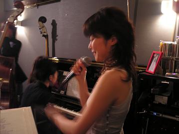 f0066211_1056355.jpg