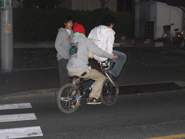2006 I LOVE BMX大”暴”年会(ゲロゲロ大作戦:電気ブラン試飲会)_b0065730_19145097.jpg