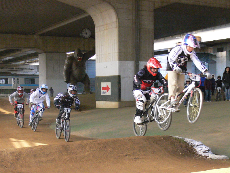 JOSF１２月川口ゴリラ公園２００６最終戦VOL2ビギナー〜ミルキー８クラス予選画像垂れ流し_b0065730_22393383.jpg