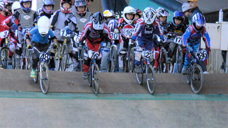 JOSF１２月川口ゴリラ公園２００６最終戦VOL2ビギナー〜ミルキー８クラス予選画像垂れ流し_b0065730_2331345.jpg