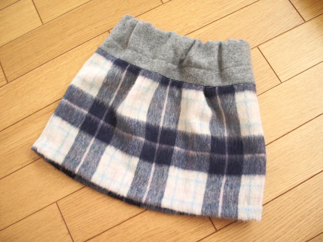 ＣＨＥＣＫ　＆　ＳＴＲＩＰＥの布でスカート作成☆_c0085657_11415988.jpg