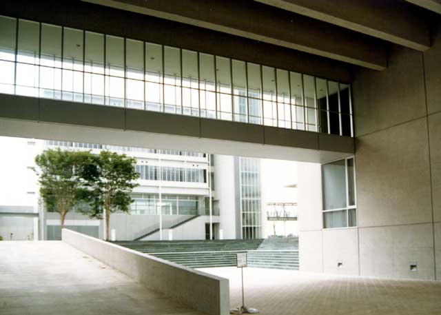 慶應義塾湘南藤沢中等部・高等部 : 建築図鑑 II