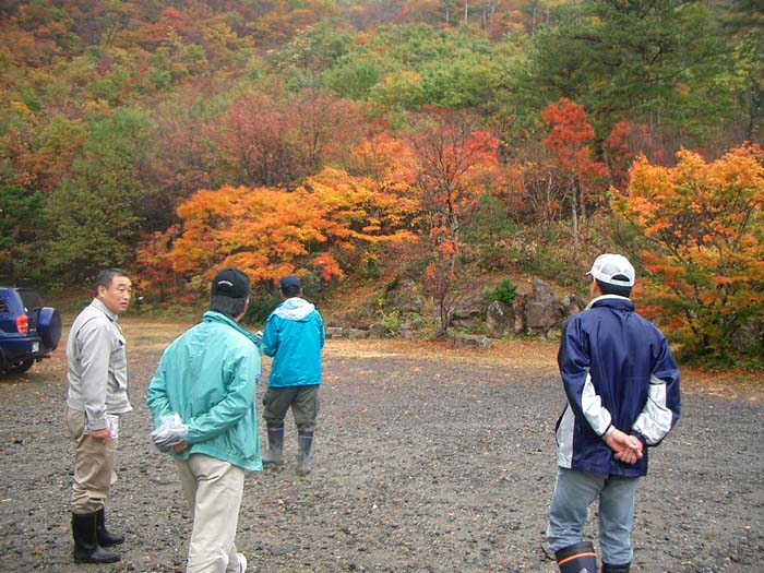 2006年11月11日　「世阿弥古道の風景探訪のハイクとドライブ」を行ないました_e0097893_21294828.jpg