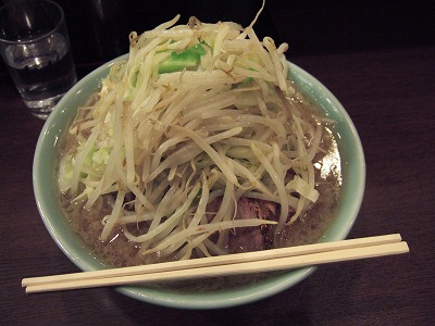 ラーメン二郎＠池袋東口店_d0025605_2353231.jpg