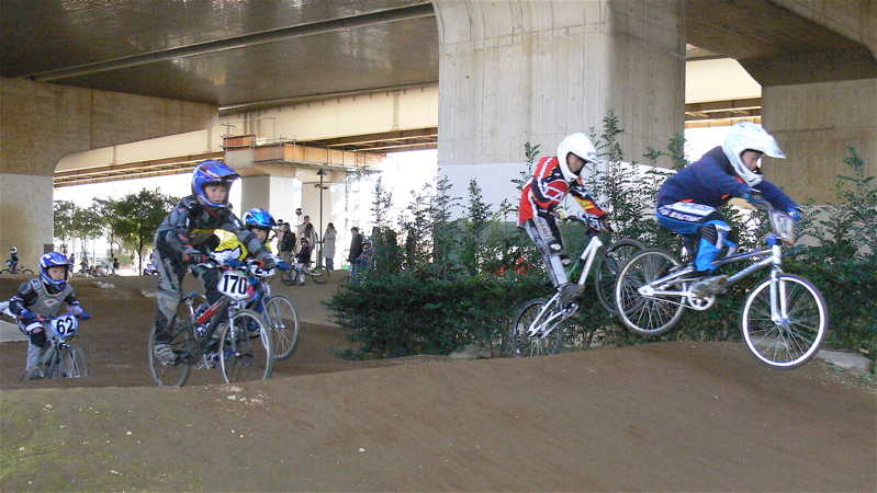 JOSF１２月川口ゴリラ公園２００６最終戦VOL4ミルキー９〜１４＆３０オーバークラス予選画像垂れ流し_b0065730_22442873.jpg