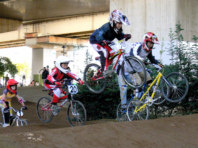 JOSF１２月川口ゴリラ公園２００６最終戦VOL4ミルキー９〜１４＆３０オーバークラス予選画像垂れ流し_b0065730_22495226.jpg