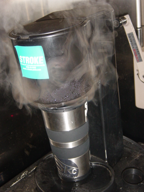 コーヒーメーカー _d0101000_1685881.jpg