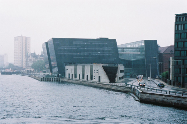 D20-デンマーク王立図書館  The Danish Royal Library (1999) Schmidt 他 / Copenhagen Denmark  No.1/14_c0044801_1151639.jpg