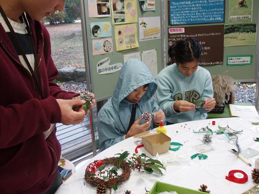 「クリスマスリース・しめ縄作り」イベントを開催しました☆_b0049307_10493746.jpg