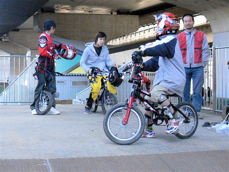 プロジェクト16VOL72 2006ゴリラ最終戦_b0065730_18411133.jpg