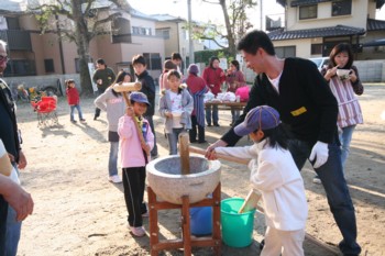 “餅つき大会”…手順♪…_d0082356_15145750.jpg