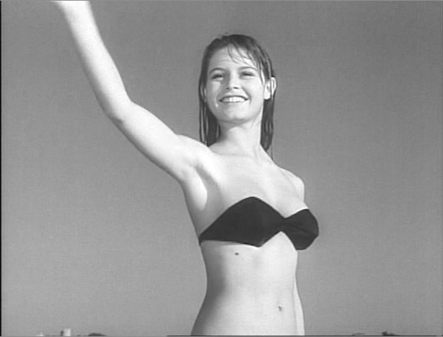ブリジット・バルドー（Brigitte Bardot）「ビキニの裸女」（1952）_e0042361_0182054.jpg