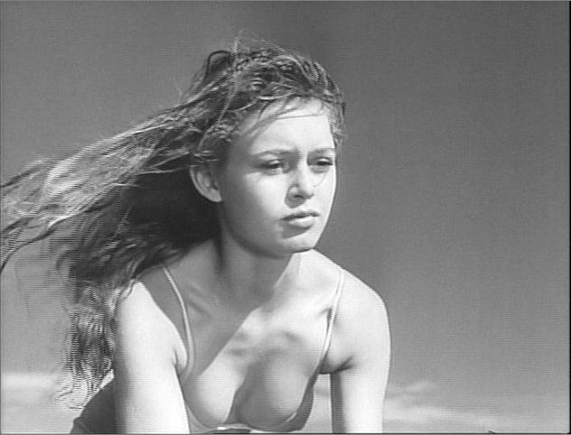 ブリジット・バルドー（Brigitte Bardot）「ビキニの裸女」（1952）_e0042361_0275217.jpg