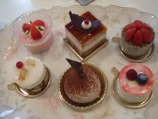 カフェ セゾン 「カフェ セゾンのカルトケーキ」_f0076001_17363556.jpg