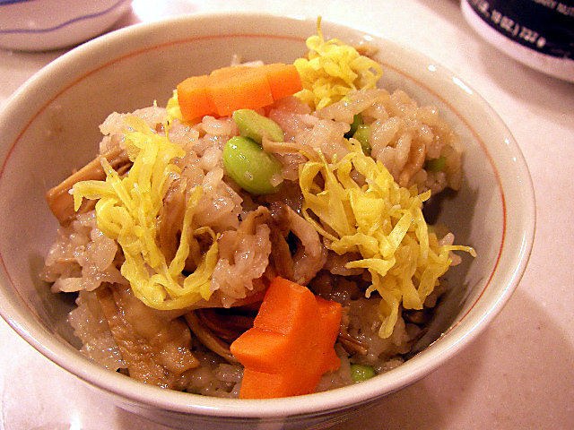 本日のメニュー: 舞茸の炊き込みご飯、さつまいものグラタン、白菜の牛乳味噌汁_e0061902_13534323.jpg