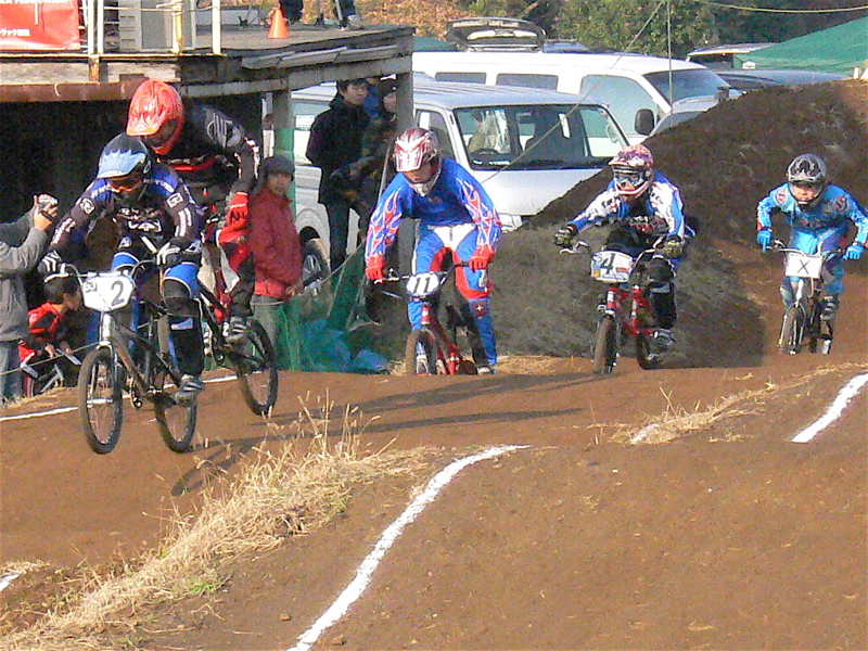 JOSF緑山2006ファイナルレース　VOL 1 BMXエリートクラス予選〜決勝の画像垂れ流し_b0065730_2335579.jpg