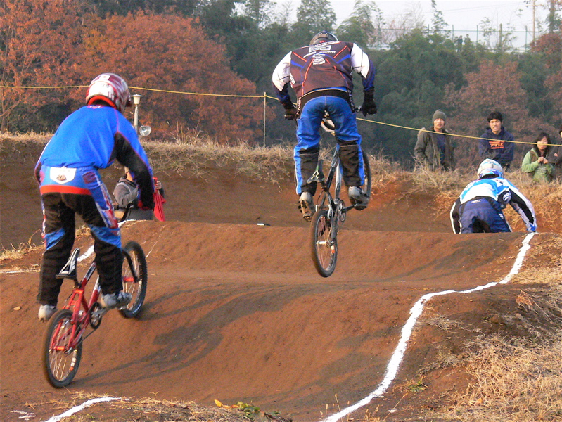 JOSF緑山2006ファイナルレース　VOL 1 BMXエリートクラス予選〜決勝の画像垂れ流し_b0065730_23445190.jpg