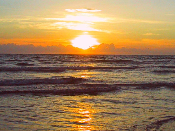 夕日と海 どうして夕日は赤いの 色彩の力 杉並幸せ探しのセラピストakemi