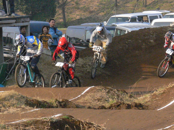 JOSF緑山2006ファイナルレース　VOL 2MTBエリートクラス予選〜準決勝〜決勝の画像垂れ流し_b0065730_23105415.jpg