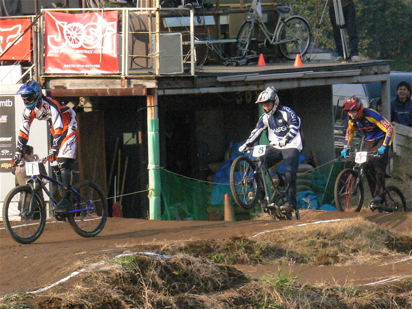 JOSF緑山2006ファイナルレース　VOL 2MTBエリートクラス予選〜準決勝〜決勝の画像垂れ流し_b0065730_23155348.jpg