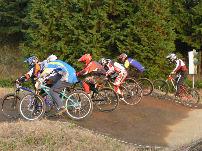 JOSF緑山2006ファイナルレース　VOL 2MTBエリートクラス予選〜準決勝〜決勝の画像垂れ流し_b0065730_23272753.jpg