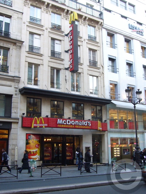 ■パリ13区中華街に新しく出来たマクド(PARIS)_a0014299_828577.jpg