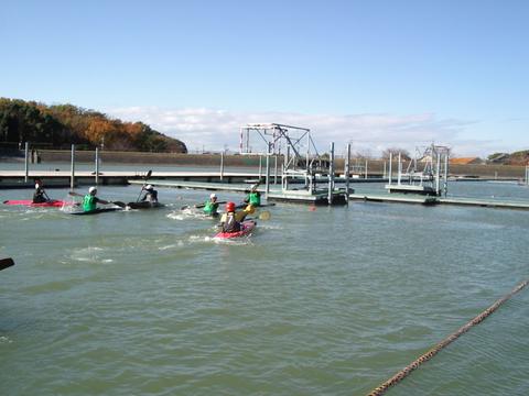 ’０６年１２月１０日カヌーポロ三好町視察_c0074116_0272346.jpg