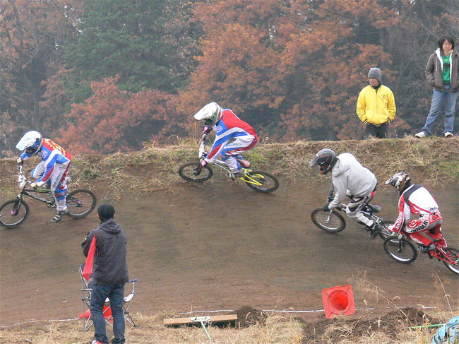 JOSF緑山2006ファイナルレース　VOL 3　BMXエキスパートクラス予選画像垂れ流し_b0065730_2233518.jpg