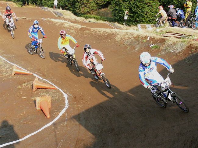 JOSF緑山2006ファイナルレース　VOL 3　BMXエキスパートクラス予選画像垂れ流し_b0065730_22494163.jpg