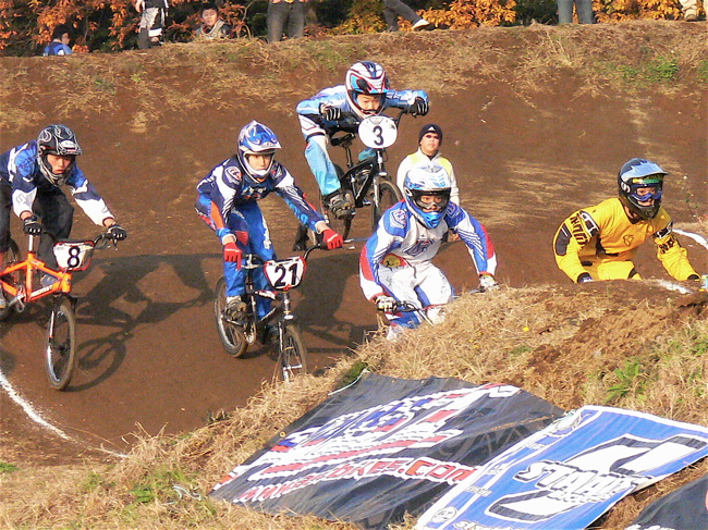 JOSF緑山2006ファイナルレース　VOL 4　BMXエキスパートクラス準決勝〜決勝画像垂れ流し_b0065730_23551233.jpg