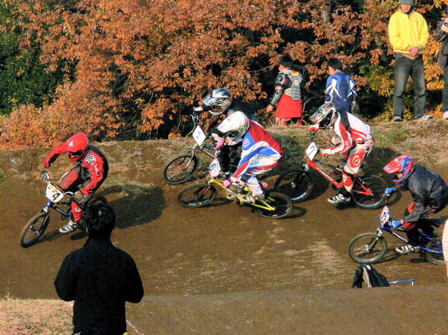 JOSF緑山2006ファイナルレース　VOL 4　BMXエキスパートクラス準決勝〜決勝画像垂れ流し_b0065730_23582111.jpg