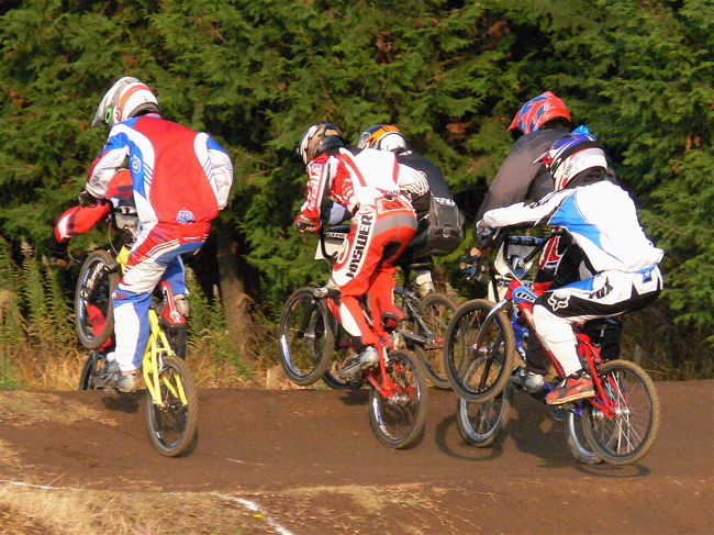 JOSF緑山2006ファイナルレース　VOL 4　BMXエキスパートクラス準決勝〜決勝画像垂れ流し_b0065730_2358759.jpg