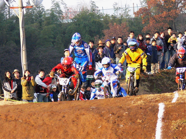 JOSF緑山2006ファイナルレース　VOL 4　BMXエキスパートクラス準決勝〜決勝画像垂れ流し_b0065730_042674.jpg