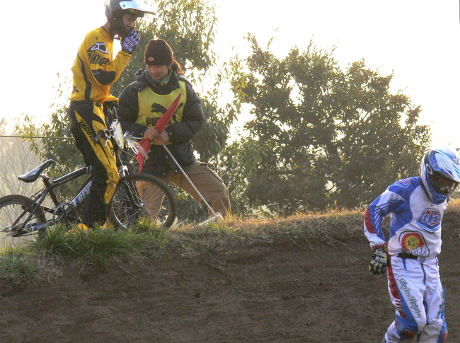 JOSF緑山2006ファイナルレース　VOL 4　BMXエキスパートクラス準決勝〜決勝画像垂れ流し_b0065730_06563.jpg