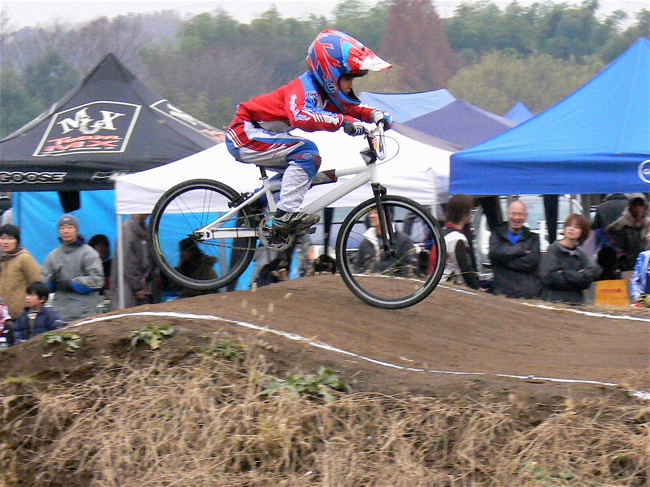 JOSF緑山2006ファイナルレース　VOL 7　BMXミルキー６〜９クラスの予選画像垂れ流し_b0065730_0102823.jpg
