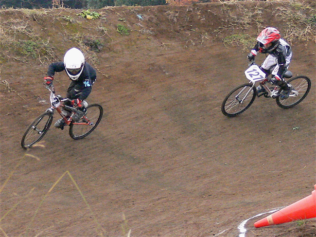 JOSF緑山2006ファイナルレース　VOL 7　BMXミルキー６〜９クラスの予選画像垂れ流し_b0065730_0144836.jpg