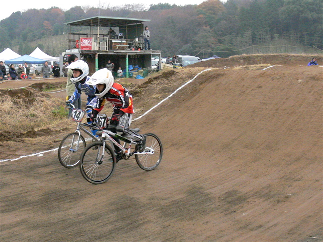JOSF緑山2006ファイナルレース　VOL 7　BMXミルキー６〜９クラスの予選画像垂れ流し_b0065730_0231553.jpg