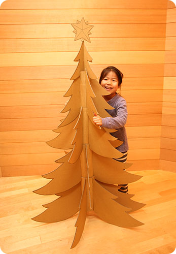 ダンボールのクリスマスツリー いわいさんちweb