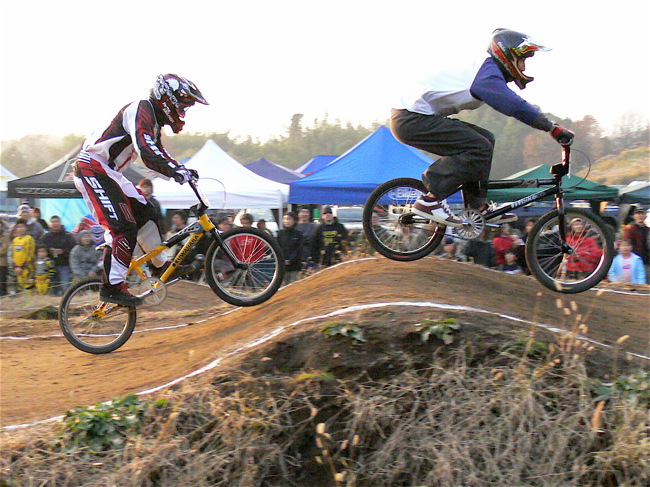 JOSF緑山2006ファイナルレース　VOL 10　BMXマスターズクラス予選〜決勝画像垂れ流し_b0065730_23293489.jpg